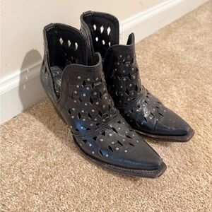 Ariat Black Leather Boots with Cutout Design